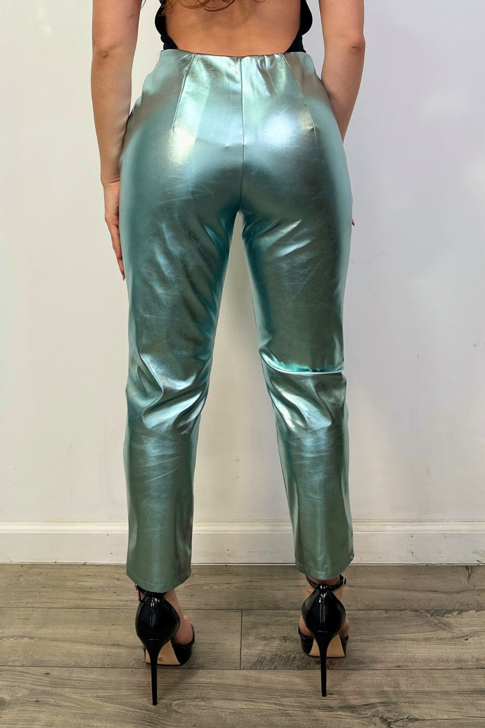 OP-230105 METALLIC ANKLE LENGTH PANTS 6 PIECES 2/S 2/M 2/L