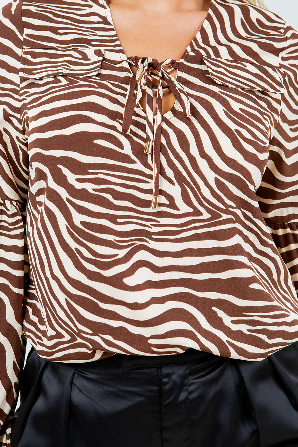 OP-4607 ZEBRA PRINT V NECK BLOUSE 6 PIECES 2/S 2/M 2/L