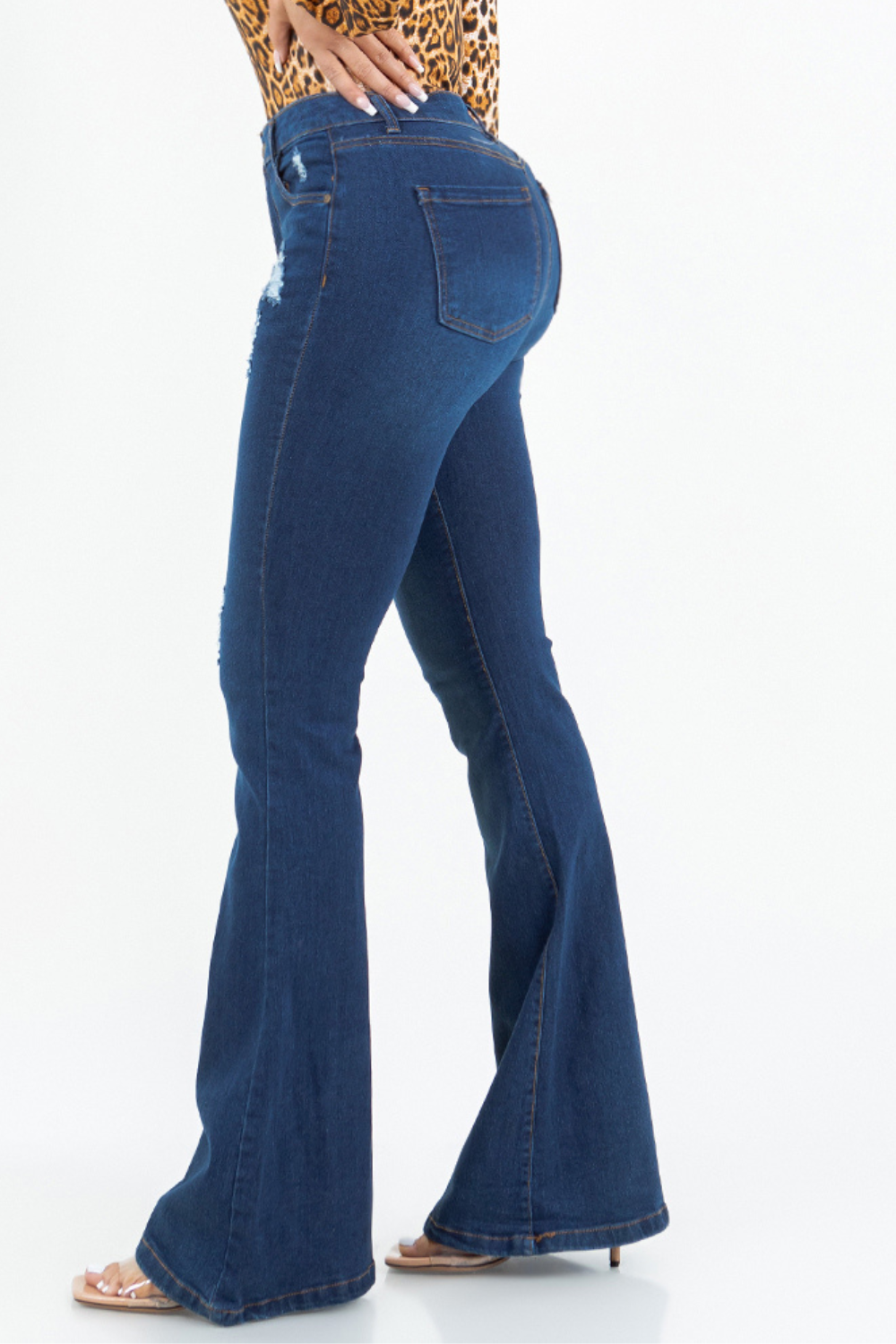 OP-3222 RIPPED HIGH RISE FLARE JEANS 12 PIECES PACKAGE
