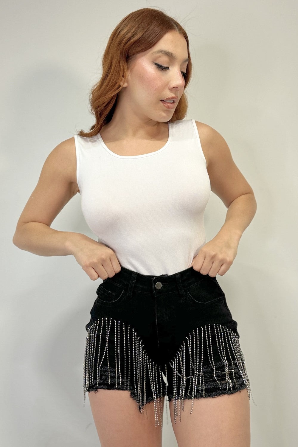 OP-240107 EMBELLISHED DENIM SHORT 6 PIECES 2/S 2/M 2/L