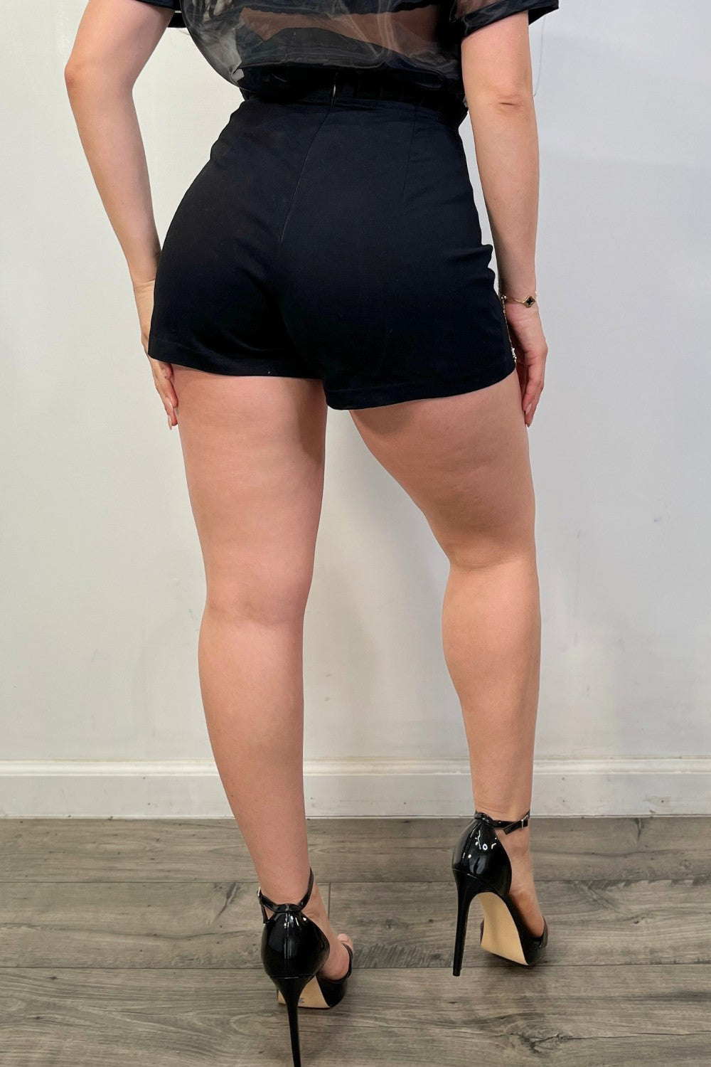 OP-4105 RUFFLE CASUAL SHORTS 6 PIECES 2/S 2/M 2/L