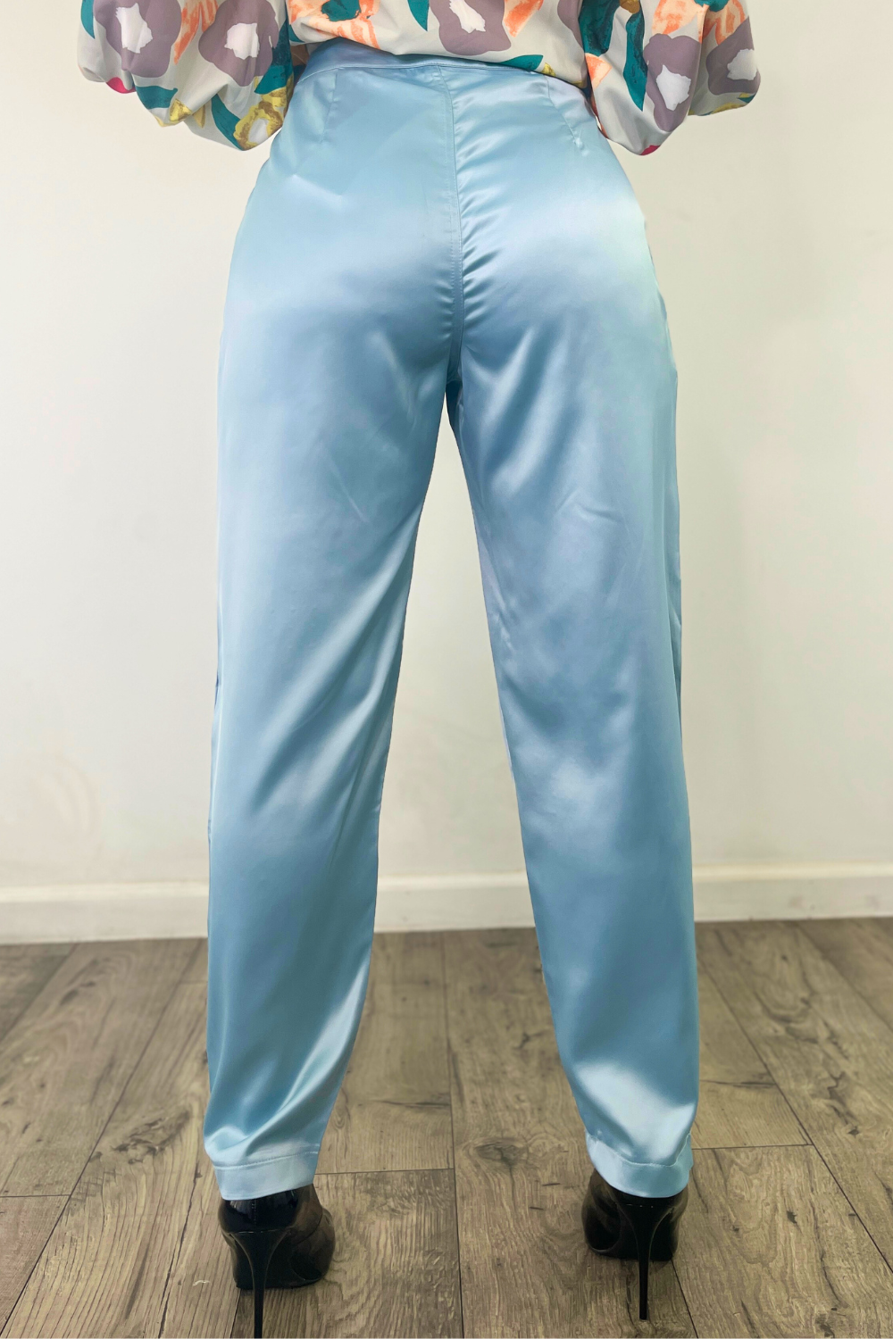 OP-4103 HIGH WAISTED PLEATED ANKLE SATIN PANTS 6 PIECES 2/S 2/M 2/L