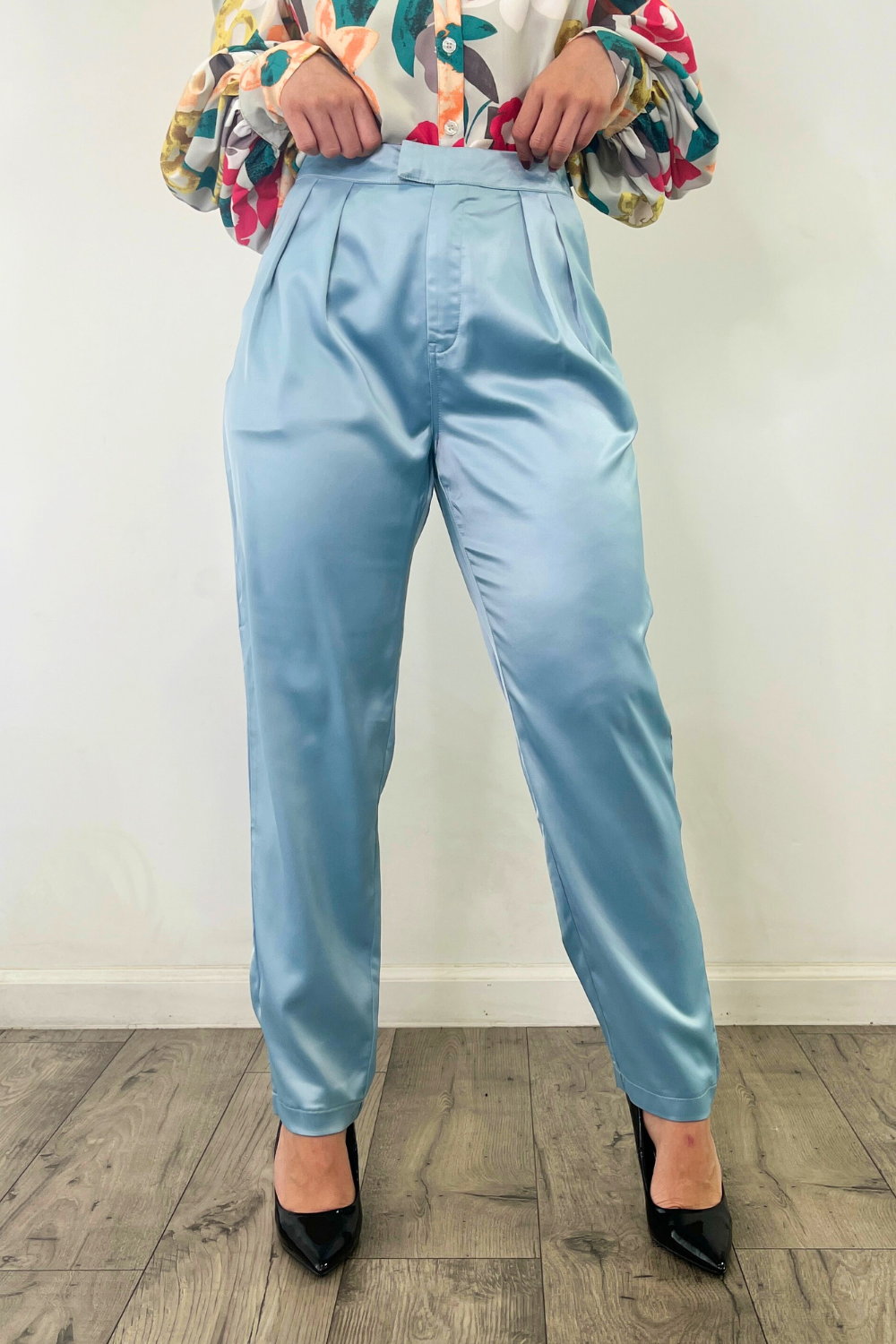 OP-4103 HIGH WAISTED PLEATED ANKLE SATIN PANTS 6 PIECES 2/S 2/M 2/L