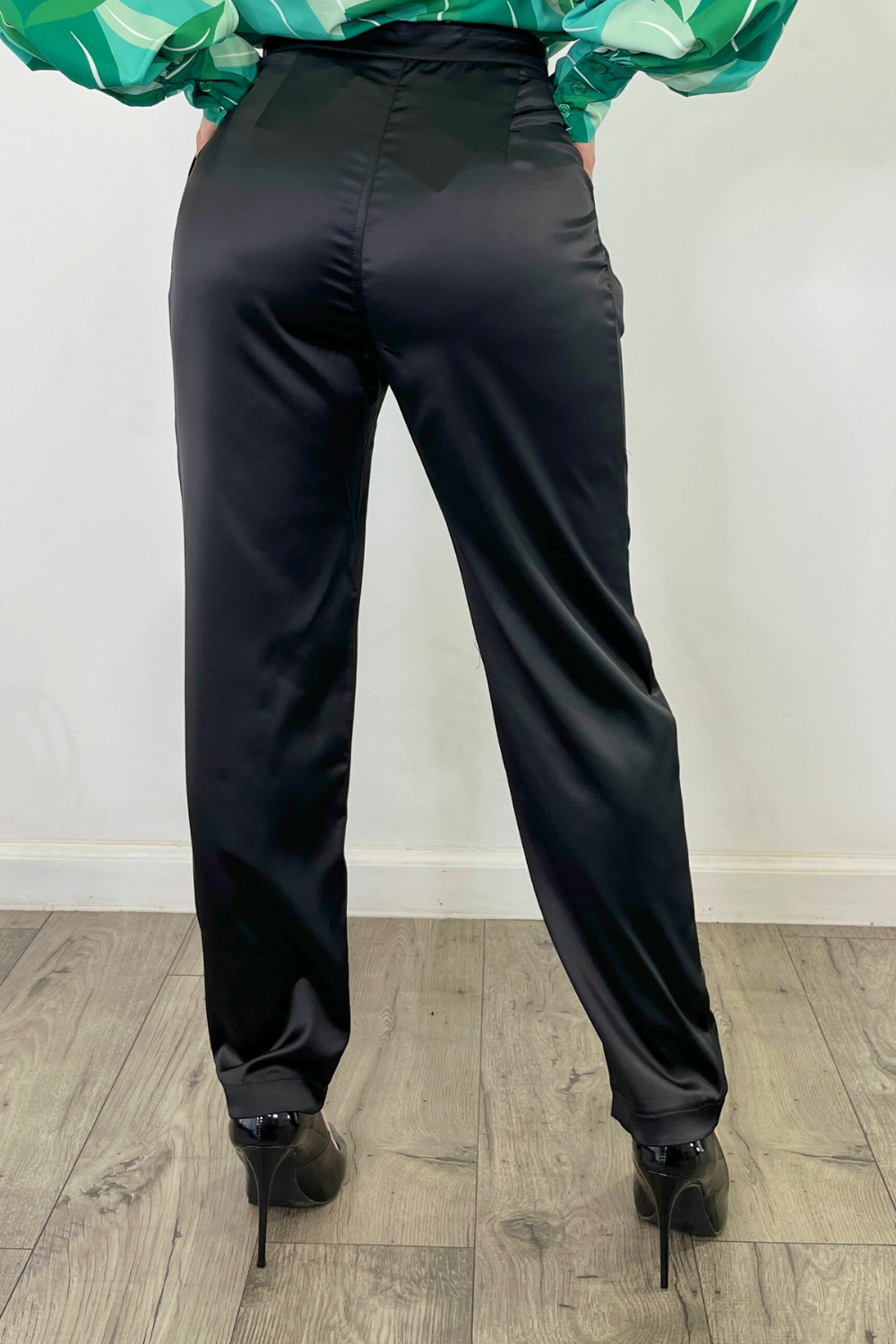 OP-4103 HIGH WAISTED PLEATED ANKLE SATIN PANTS 6 PIECES 2/S 2/M 2/L