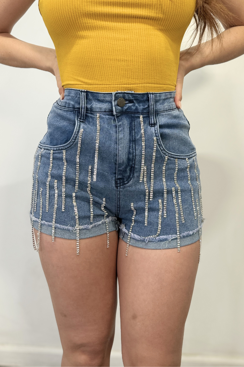 OP-240106 EMBELLISHED DENIM SHORT 6 PIECES 2/S 2/M 2/L